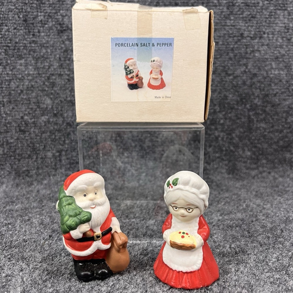 Vintage Santa & Mrs Claus Salt Pepper Shaker Set Porcelain Bisque Pie Tree